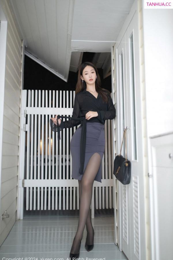 唐安琪  [XiuRen]高清写真图 2024.01.29 No.8034 唐安琪 黑丝美腿第8张图片
